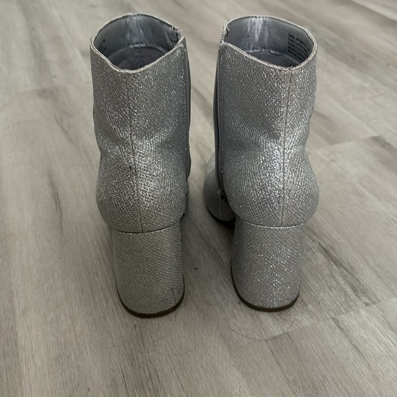 7.5 booties great for going out and very comfortable! Worn 1x!! - Picture 3 of 3